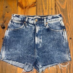 Wrangler Women's Distressed Blue Jean FESTIVAL Short SIZE 26 Nwot condition!